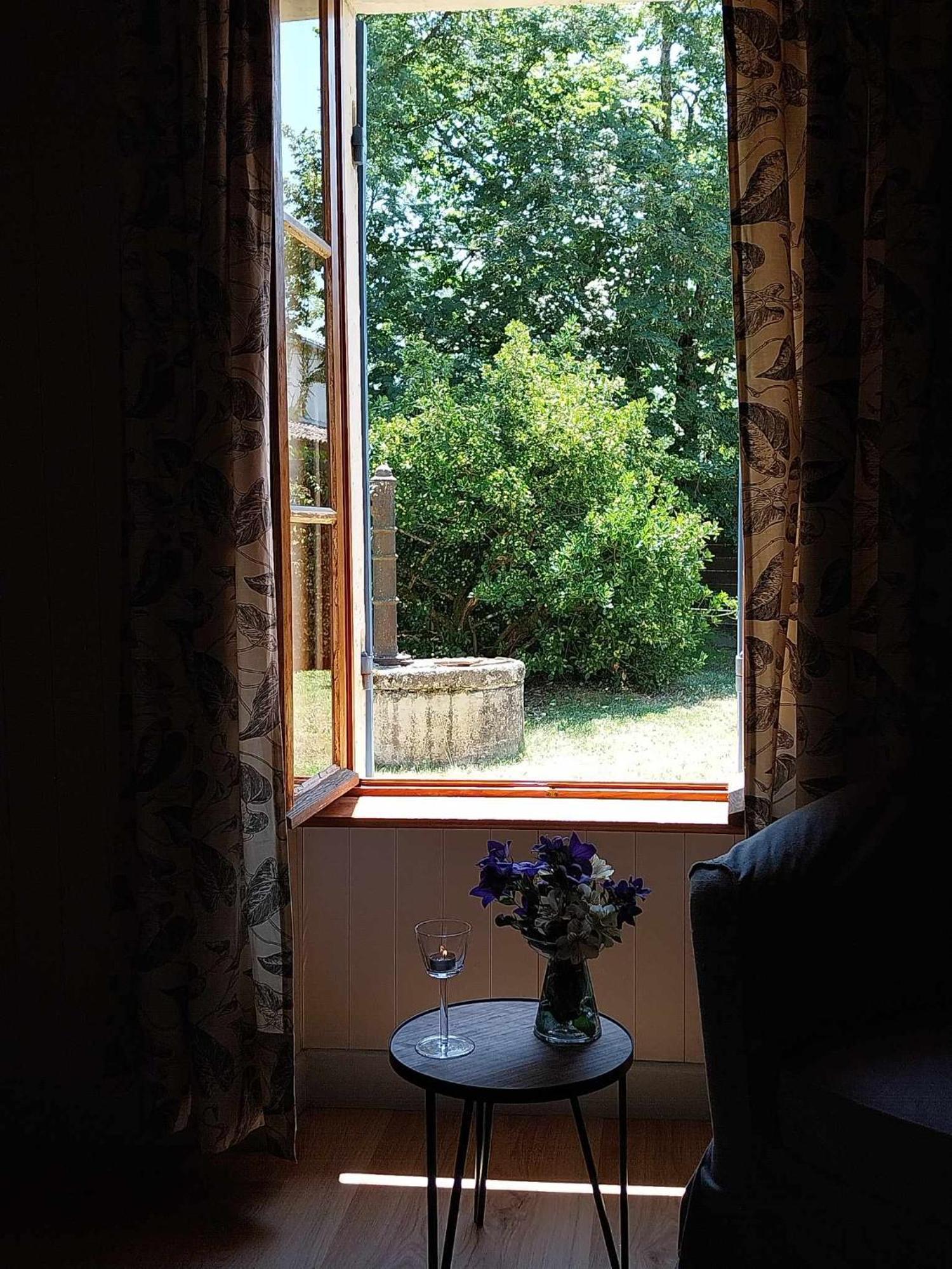 Les Bernus Bed & Breakfast Monfaucon  Екстериор снимка